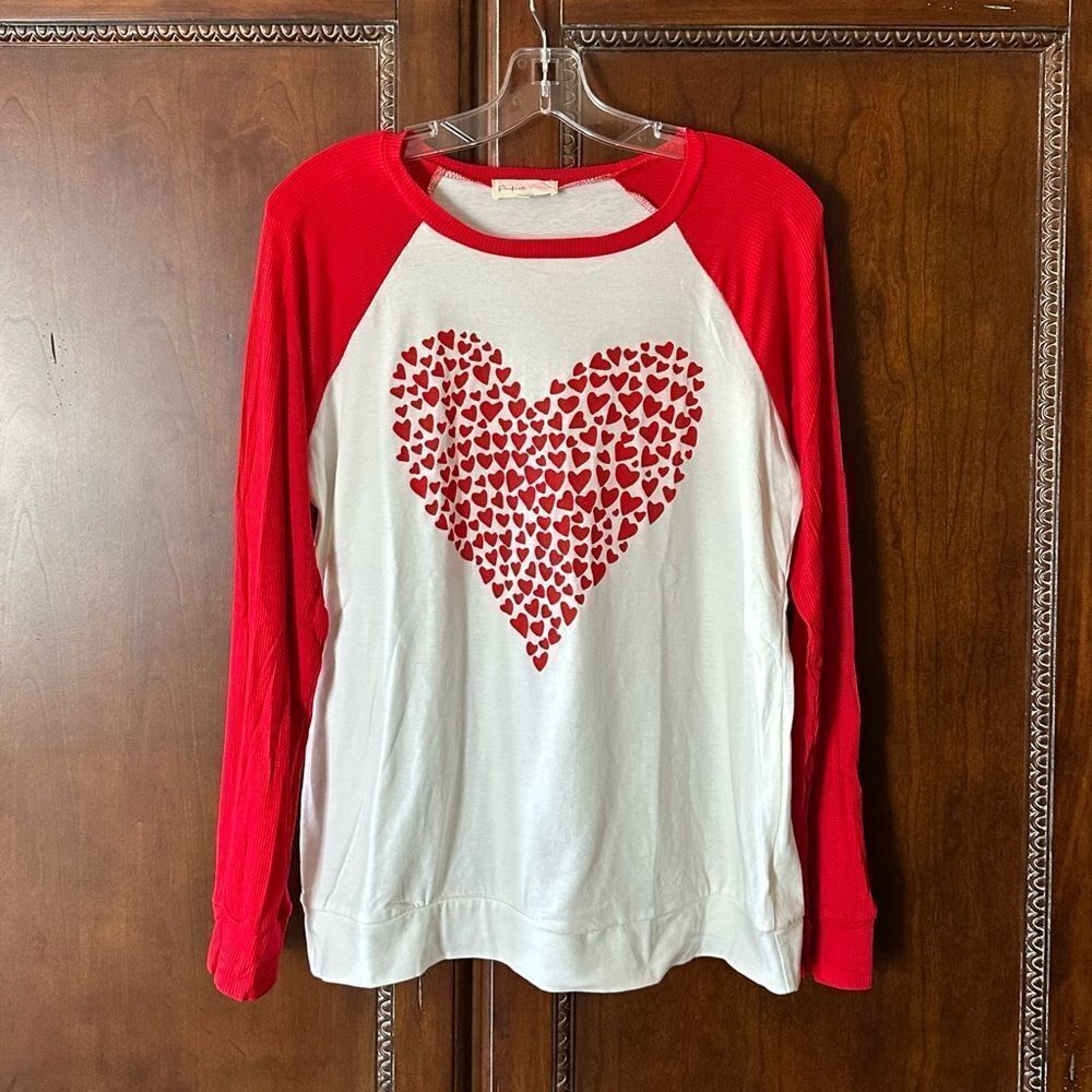 🔴2 for 40🔴 Perfect Peach top long sleeves raglan white with red accents size L.